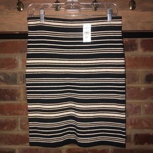 NWT
LOFT Black & Shimmery Gold Stripe Skirt - Sz SP